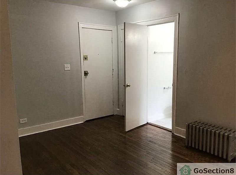 1st image of 6959 S Paxton Ave