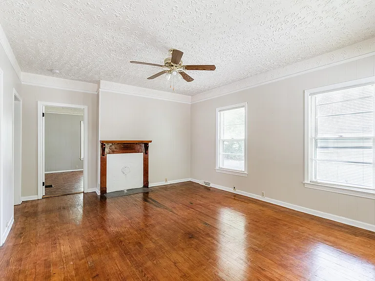 8 A St — Photo 6