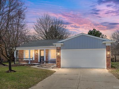 1234 Meadowcrest Dr, Waterford, MI, 48327