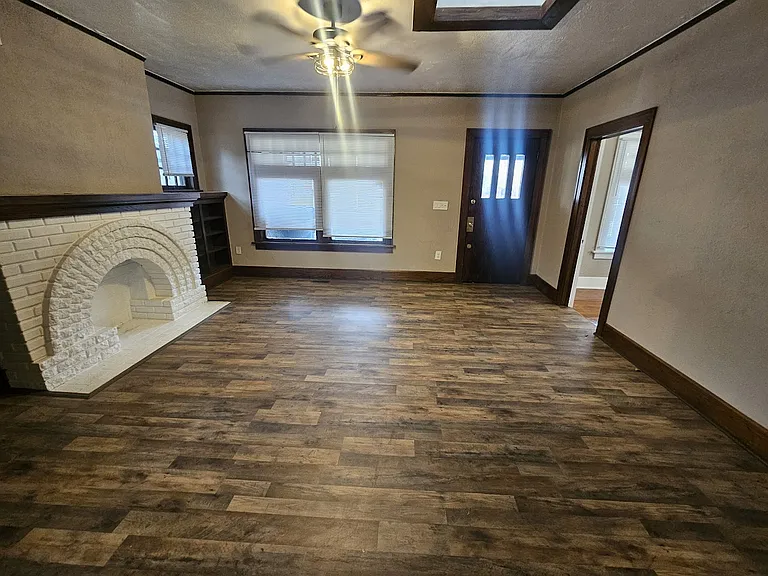 2915 N Harvey Pkwy — Photo 3