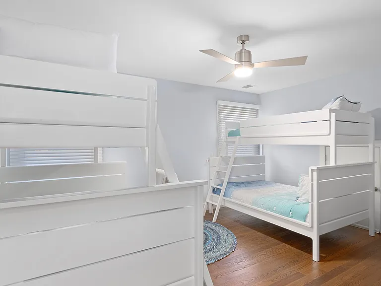 127 Tyrone Dr — Photo 14