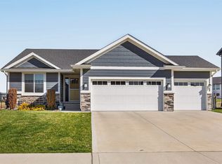 425 SE Esker Ridge Dr, Waukee, IA 50263