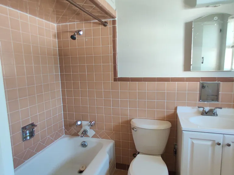 5725 Martel Ave #C — Photo 16