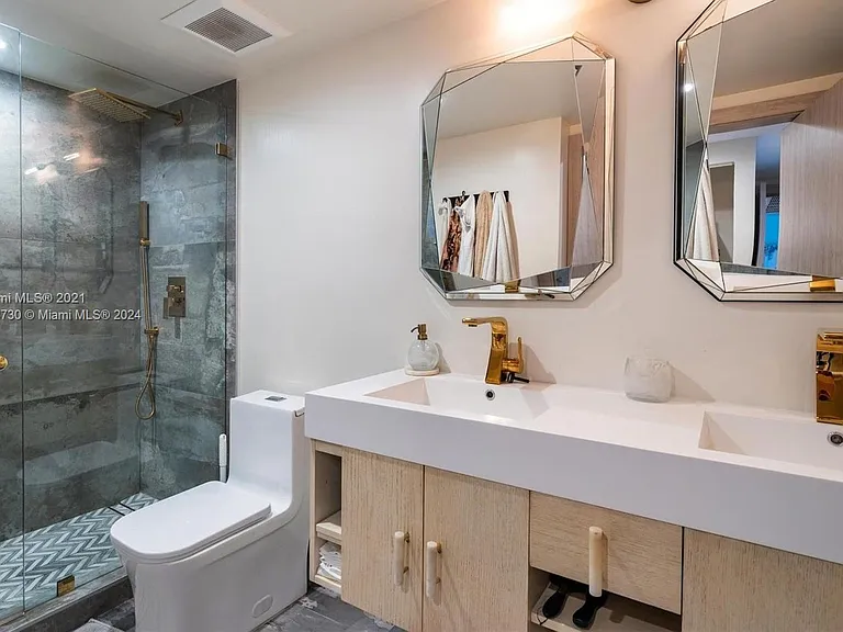 2301 Collins Ave #306 — Photo 7