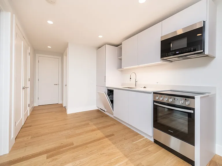 162 Summer St #43 — Photo 3
