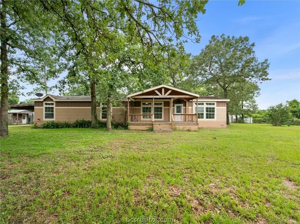6639 Millstone Dr, Navasota, TX 77868