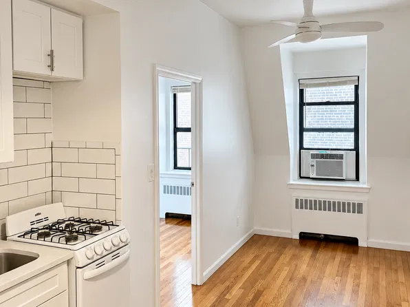 271 West 72nd Street image 1 of 5