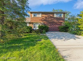 1906 E Camp McDonald Rd, Mount Prospect, IL 60056