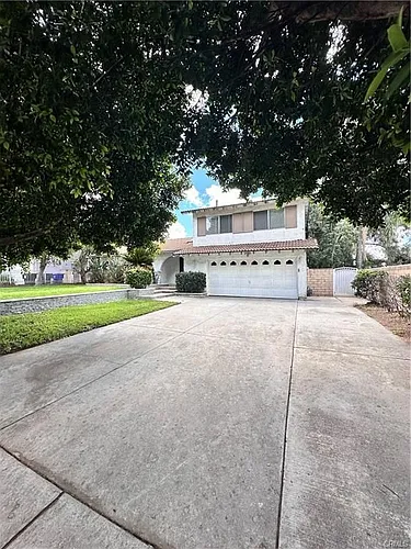 2415 Mercedes Ave Photo 1