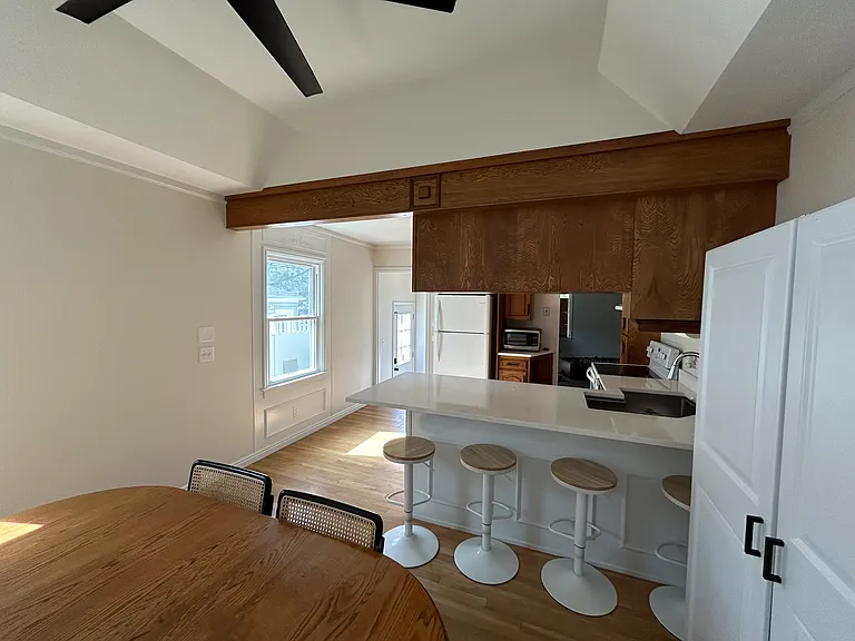 2048 E Sunnyside Ave — Photo 7