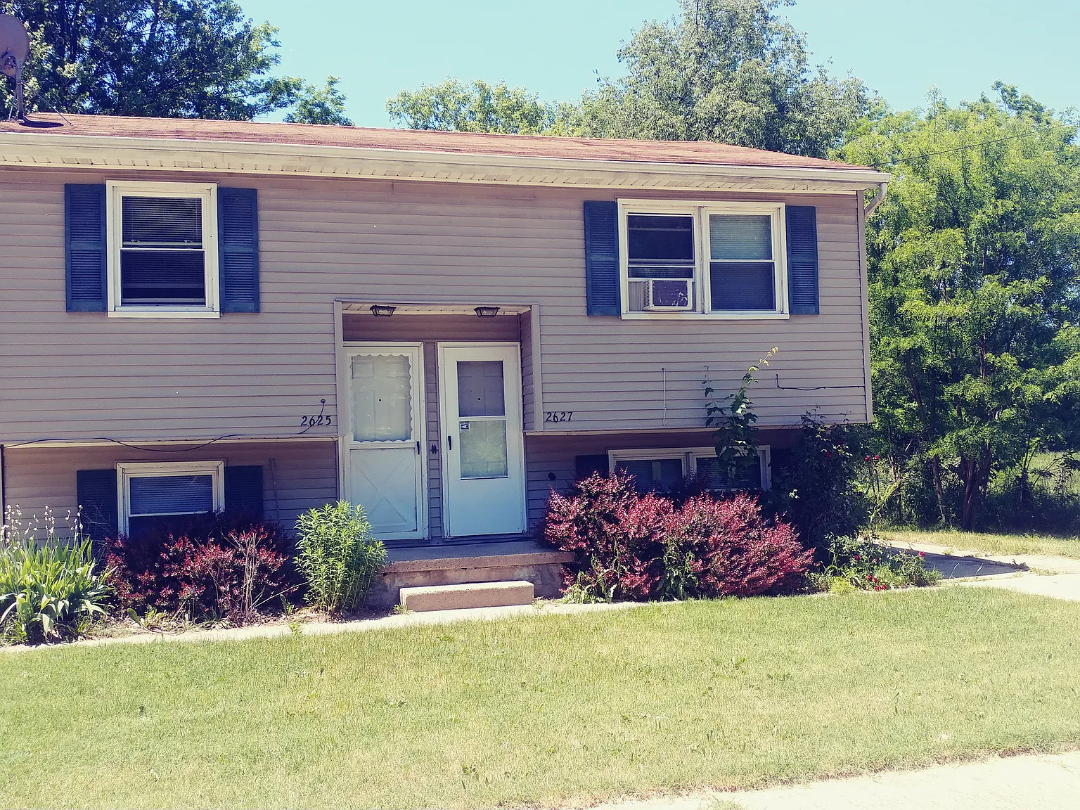 2 bed, 850 sqft, $1,150 — Photo 1