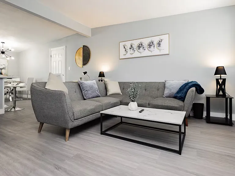 1634 Serenada Ave — Photo 12