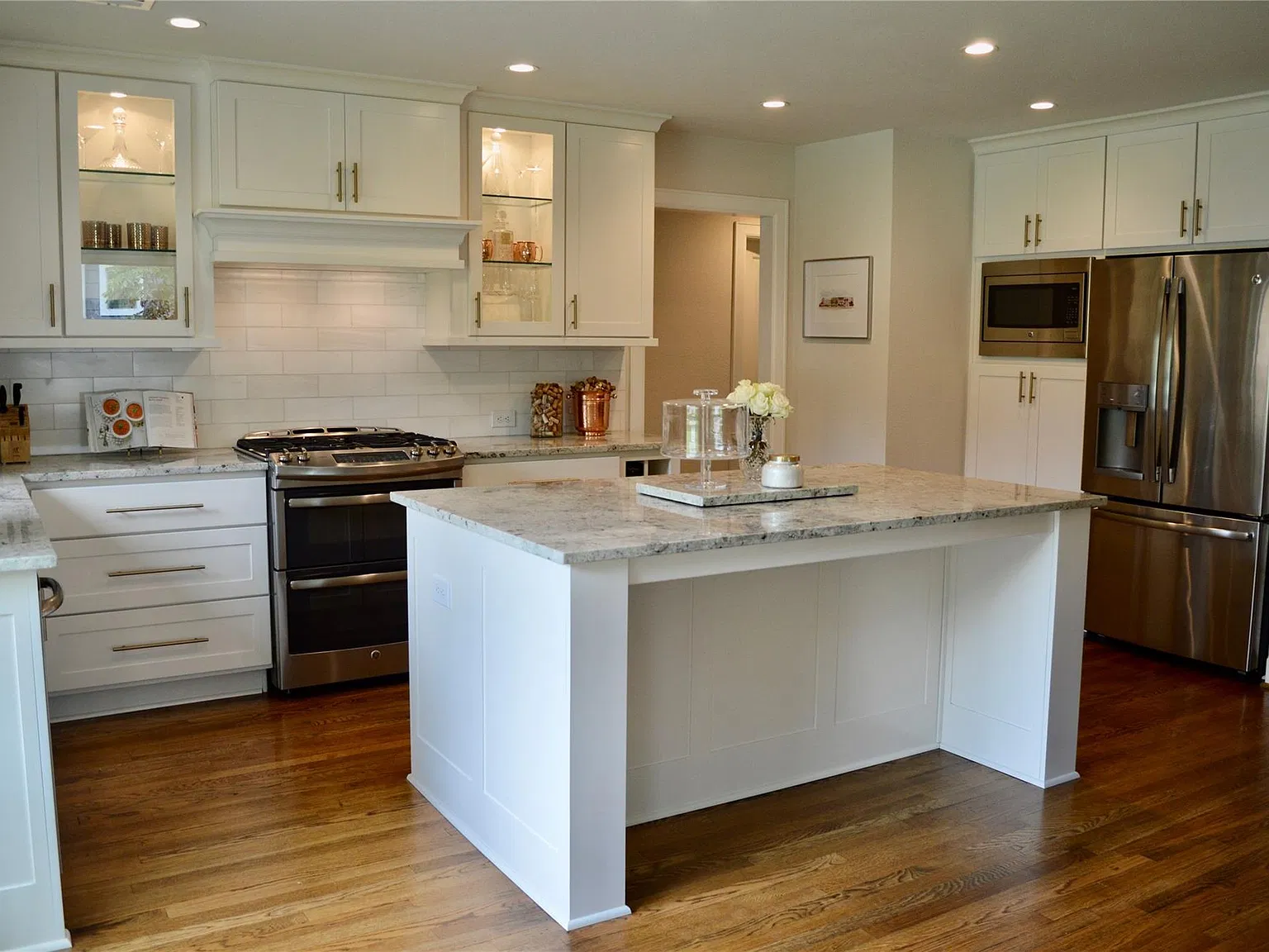3 bed, 2.0 bath, 1769 sqft, $2,700 — Photo 3