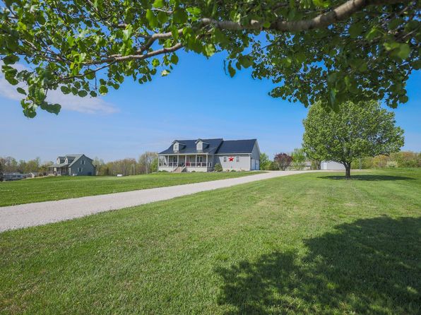 895 Thompson Ln, Mitchell, IN 47446