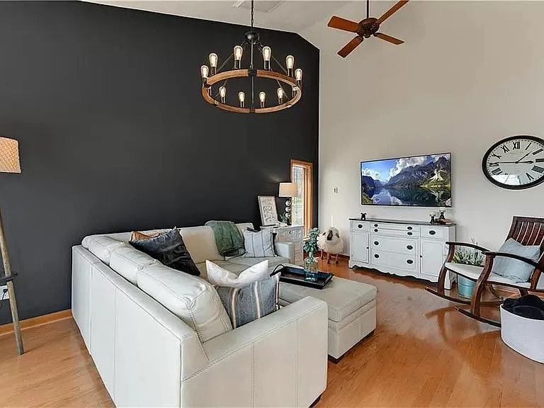 5218 Foxcroft Dr — Photo 16