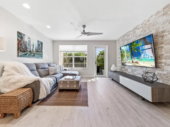 4025 N Federal Highway #326C, Oakland Park, FL 33308