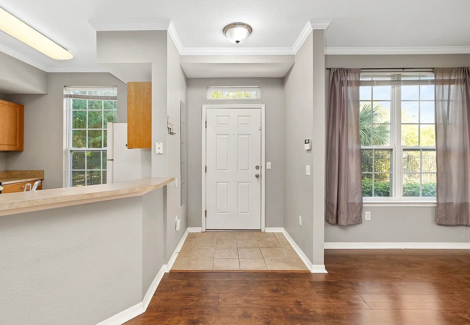 2 bed, 1112 sqft, $1,675 — Photo 2