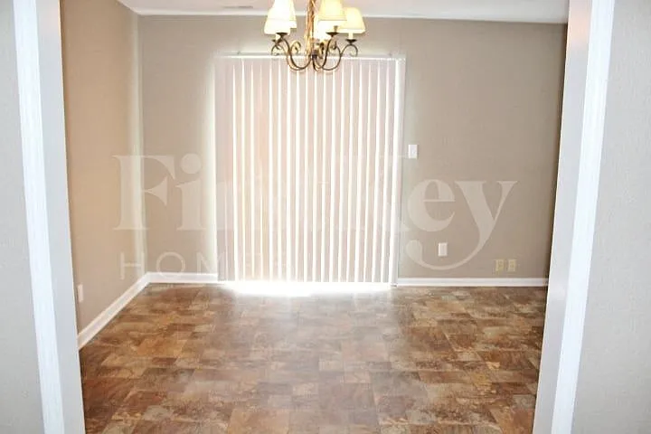 107 Azalea Dr — Photo 5