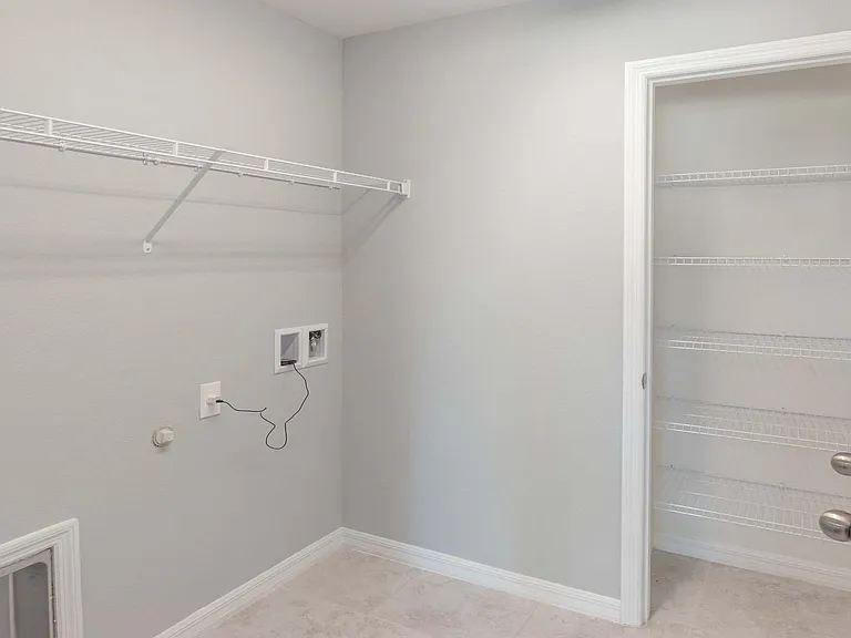 1805 SW 3rd Pl — Photo 16