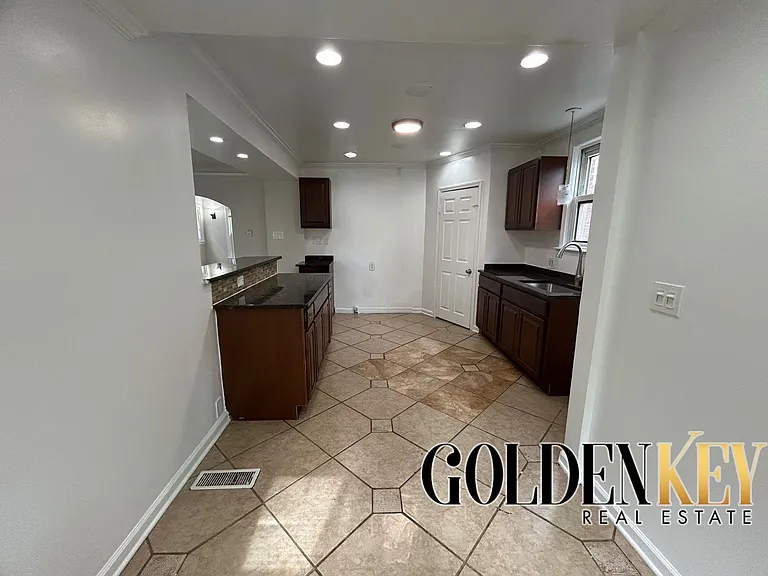 16575 Mendota St — Photo 14