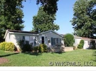 88 Carmack Dr, Hendersonville, NC 28792