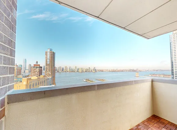 310 Greenwich St #26J — Photo 9