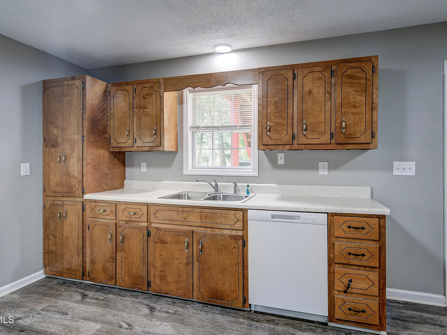1 bed, 567 sqft, $900 — Photo 2