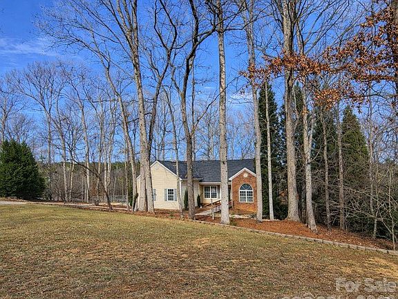 2nd image of 132 Grayrock Dr
