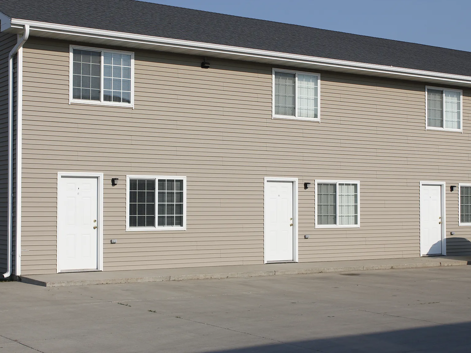 Valley Townhomes — Photo 2