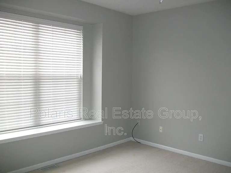 2215 Colfax Ln — Photo 13