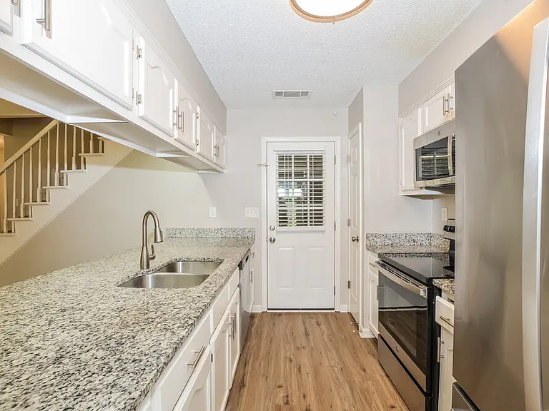 6899 Gallop Dr — Photo 9