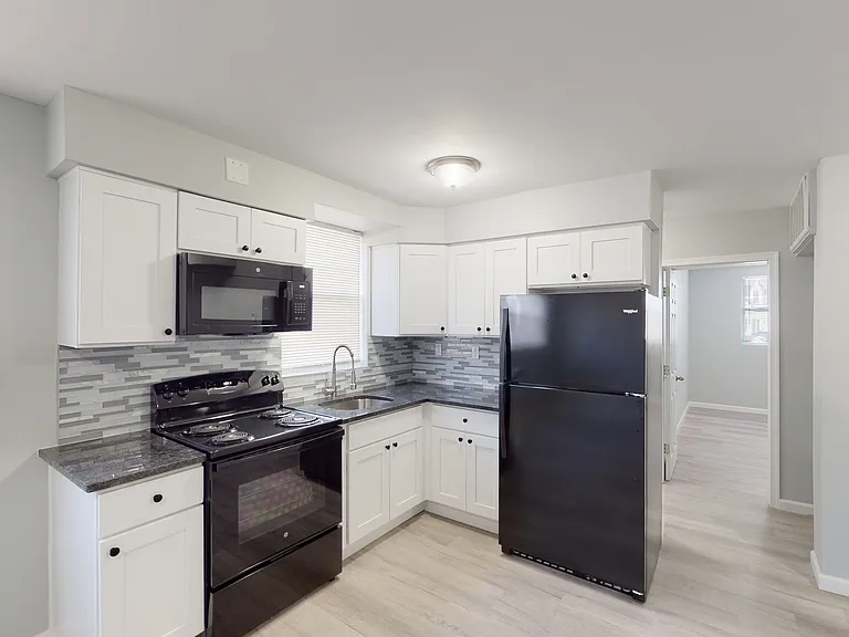910 Gateway Blvd — Photo 24