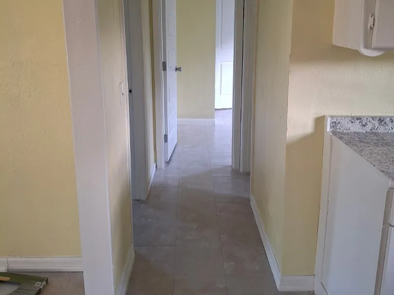 1401 W Monroe Ave — Photo 1