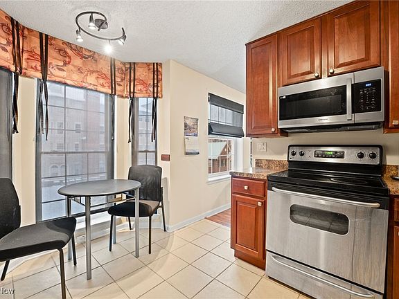 2nd image of 200 Fox Hollow Dr APT 209