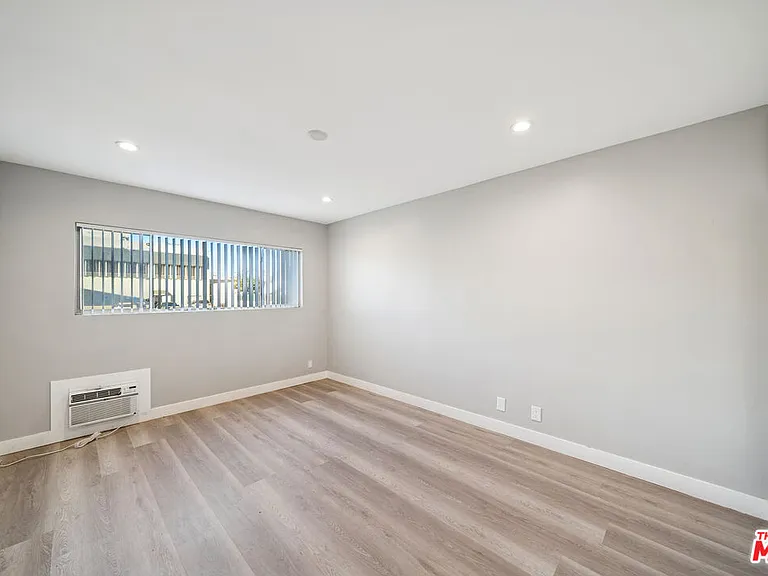 326 S Serrano Ave #4 — Photo 9