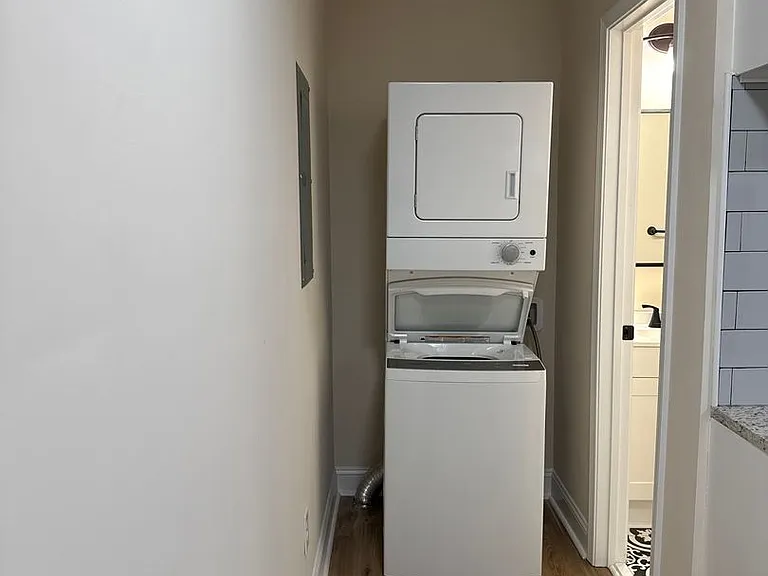 210 Walnut St W — Photo 6