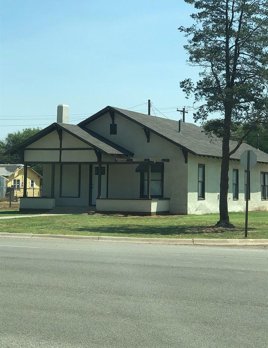 2000 N Main St, Tahoka, TX 79373 MLS 202309005 Zillow