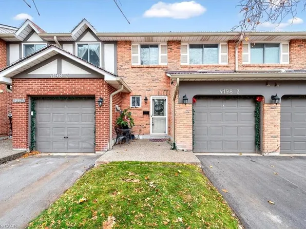 4198 Longmoor Dr #2, Burlington, ON L7L 5E3