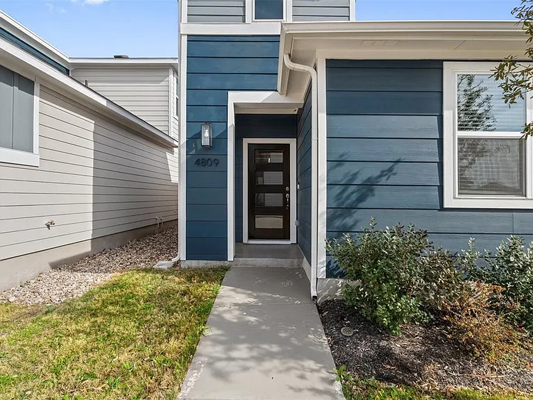 4809 Plum Peach Bnd — Photo 2