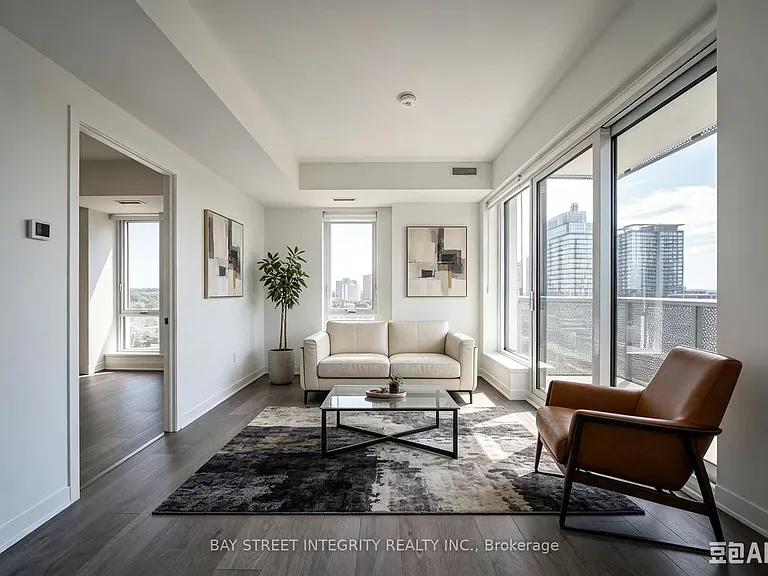 10 Oak St #903 — Photo 3