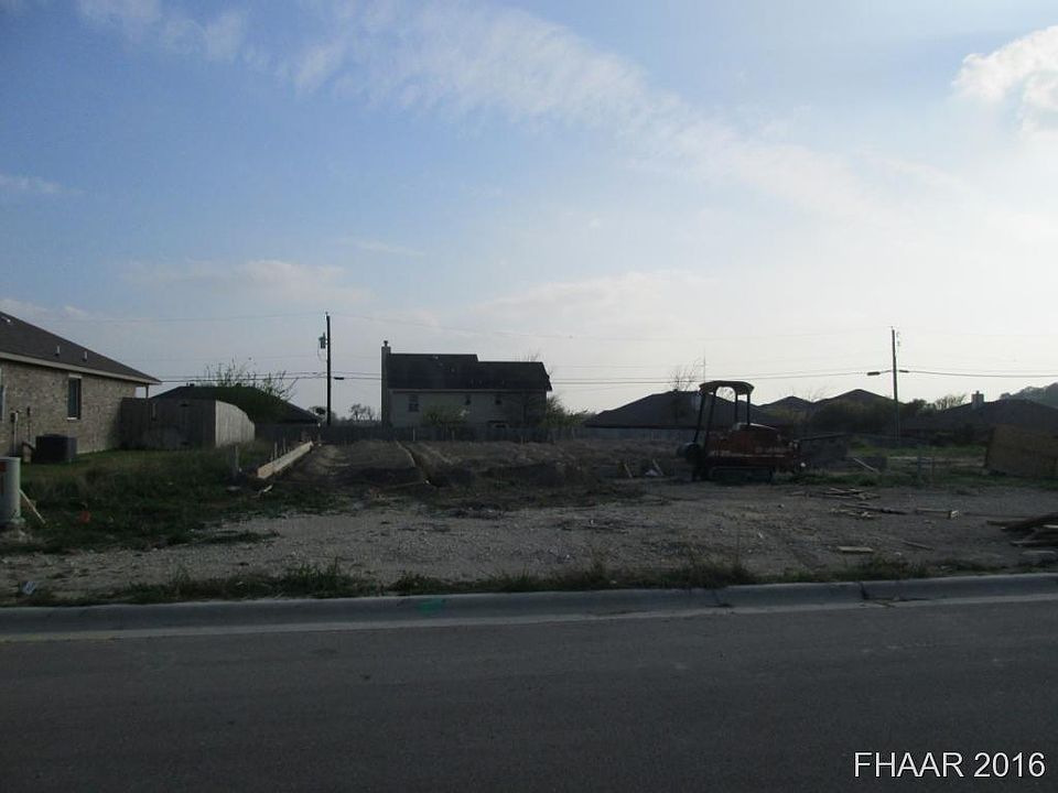 2nd image of 708 W Gemini Dr