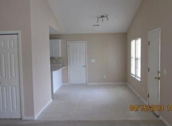4th image of 605 Brewster Ln