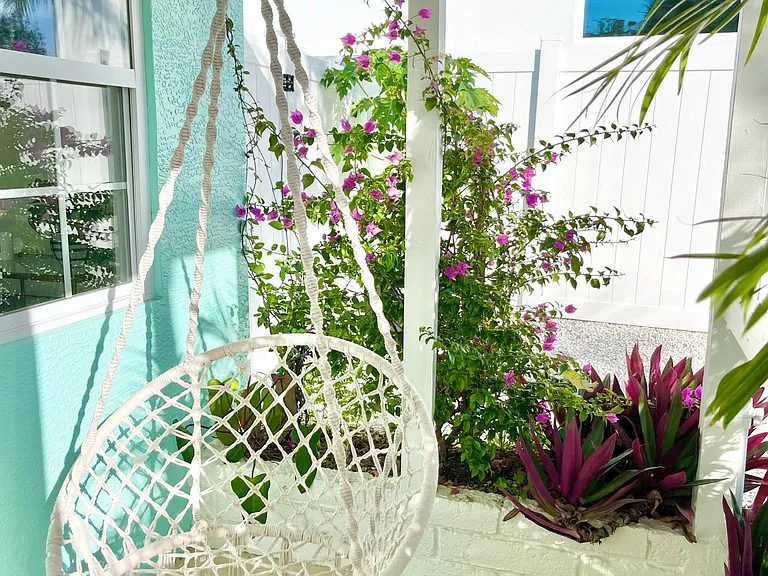 2229 Bougainvillea St — Photo 3