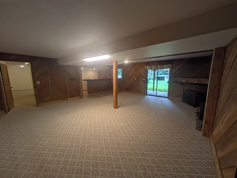2421 Hastings Ave W — Photo 19