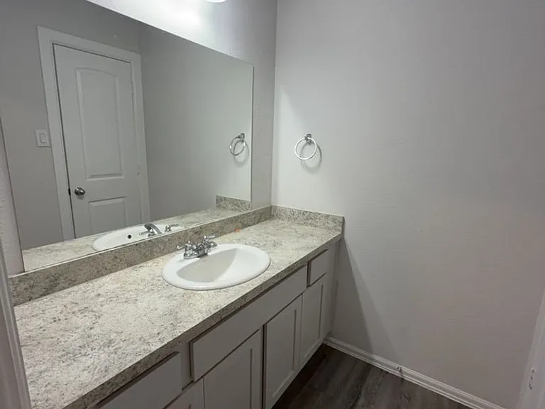505 Hines Ave — Photo 19