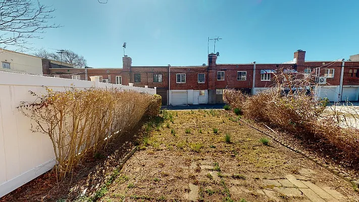Rented by Metro Garden Realty NYC | media 32