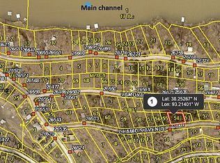 Chamois St, Edwards, MO 65326