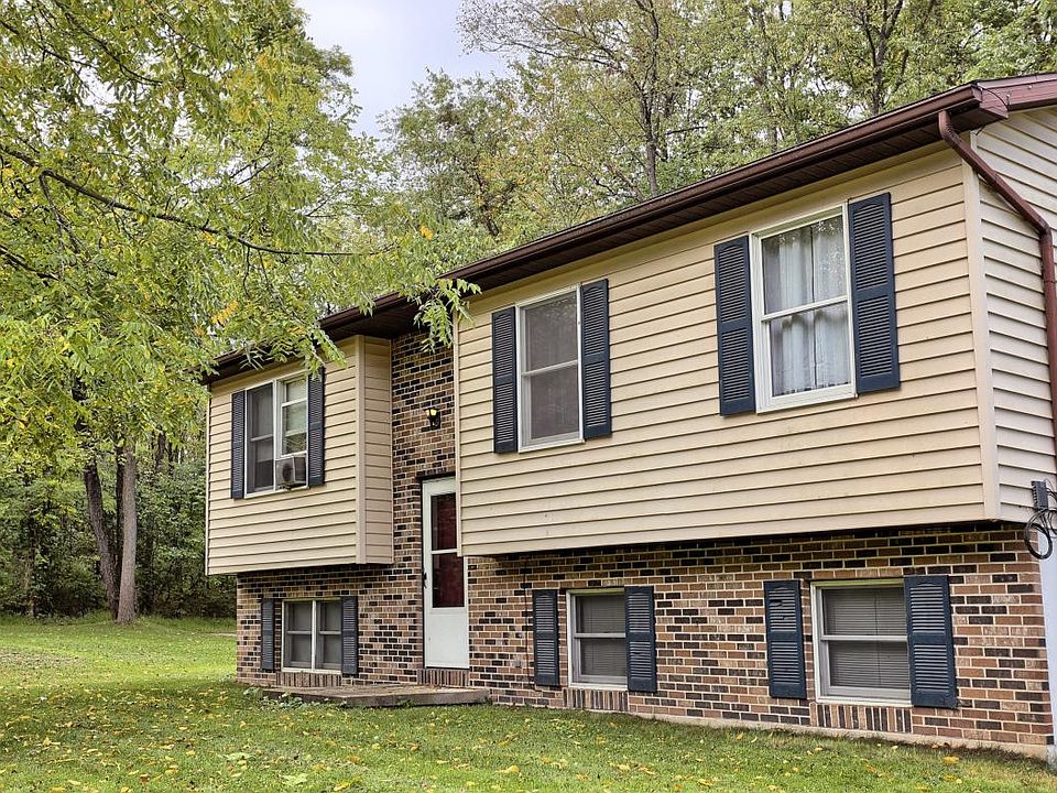 House Exterior ; 1550 Barns Lane ; http://barnslane.rentpmi.