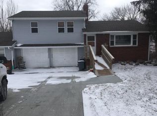 3619 Giles Rd, Bellevue, NE 68147