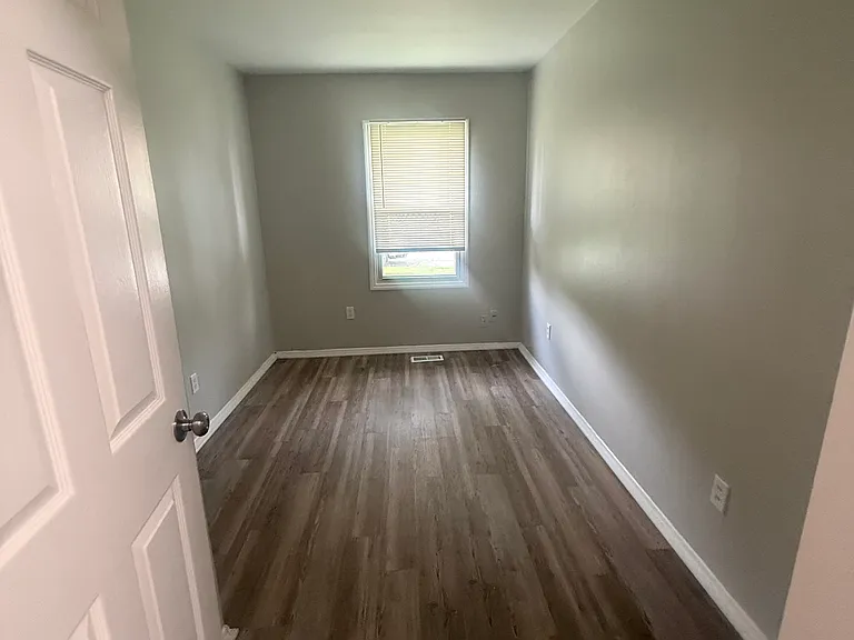 1442 Swinger Dr — Photo 4